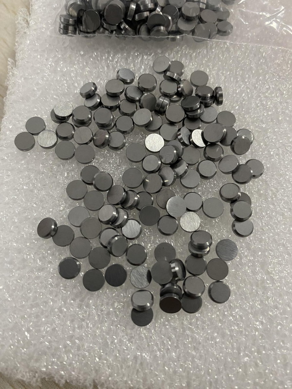 Carbide disc-YN8 with 8% Nickel as binder-dia 5h6 x 1.5+ or -0.01-with chamfer