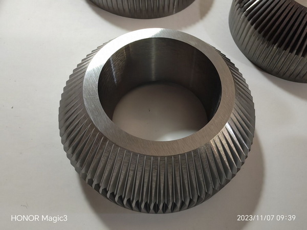Carbide closing cone-rotary and percussive drilling systems1 